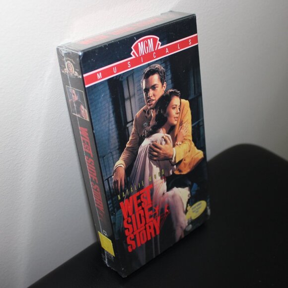 3/$55❤️sealed WEST SIDE STORY (1961 Oscar Best Picture) VHS 1998 MGM Musicals - Picture 2 of 6